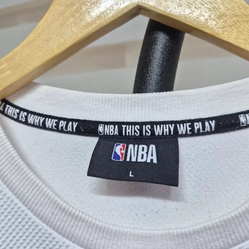 [SOLD OUT] NBA시카고 불스 흰색 맨투맨 티셔츠L