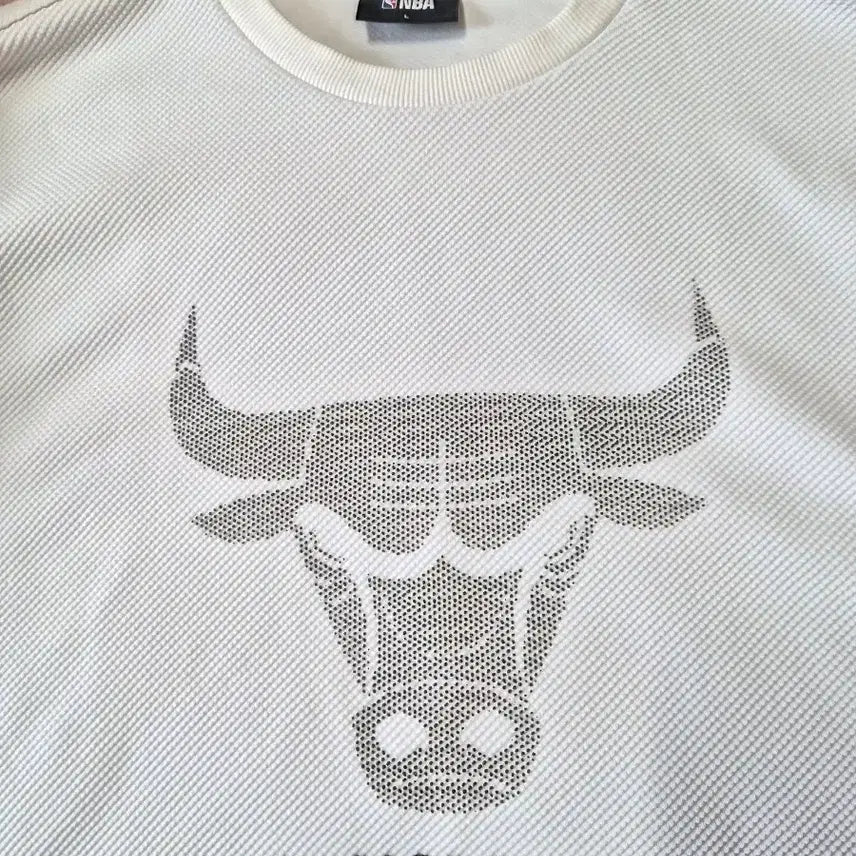 [SOLD OUT] NBA시카고 불스 흰색 맨투맨 티셔츠L