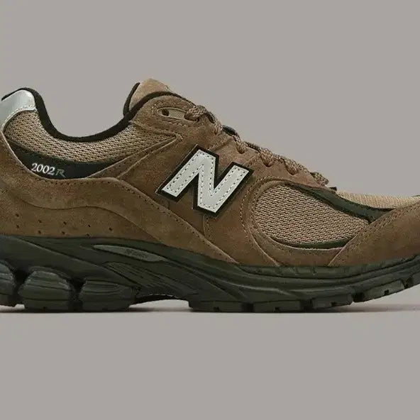 [BUNJANG] New Balance 2002R Brown Black Sneakers / 뉴발란스 2002R 브라운블랙 275