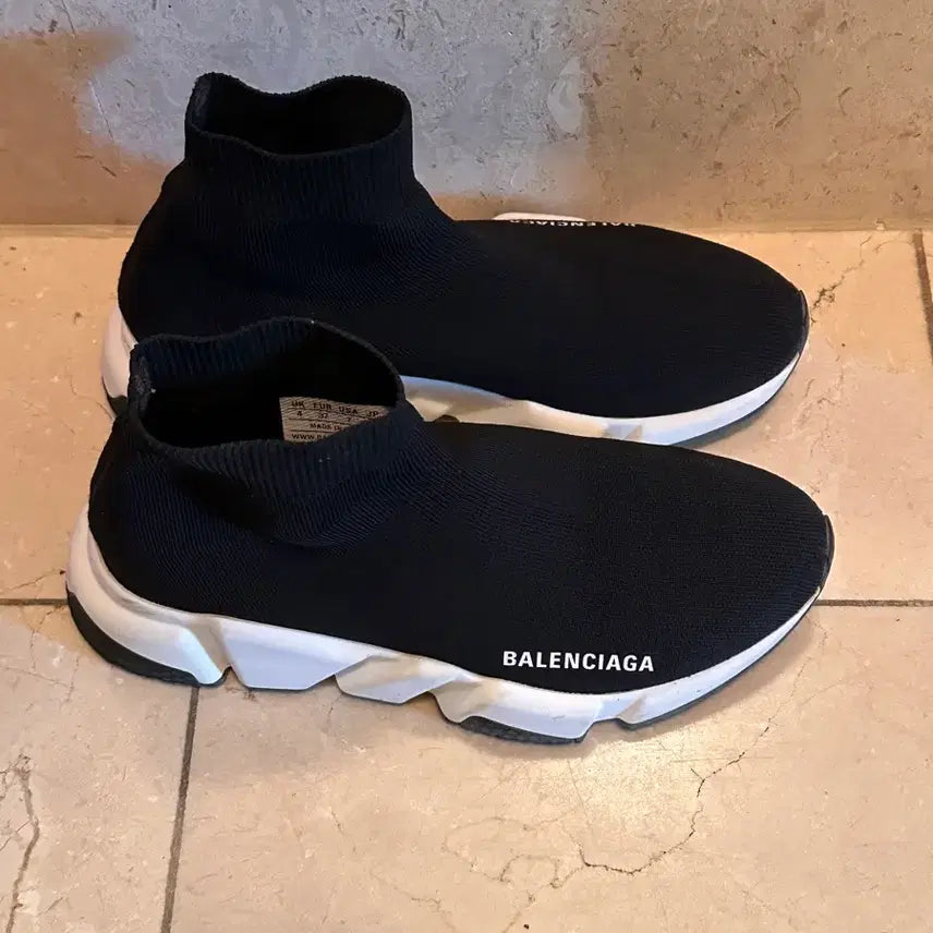 [BUNJANG] Balenciaga Speedrunner Black Sneakers / [37] 발렌시아가 스피드러너 블랙