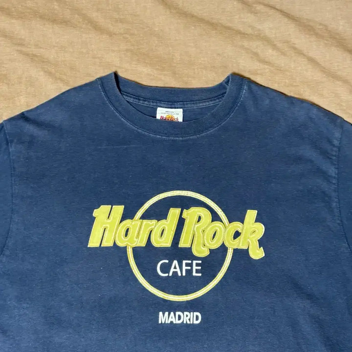 [BUNJANG] Hard Rock Cafe Madrid Vintage Navy T-shirt / [M] 빈티지 하드락 카페 마드리드 반팔티 네이비