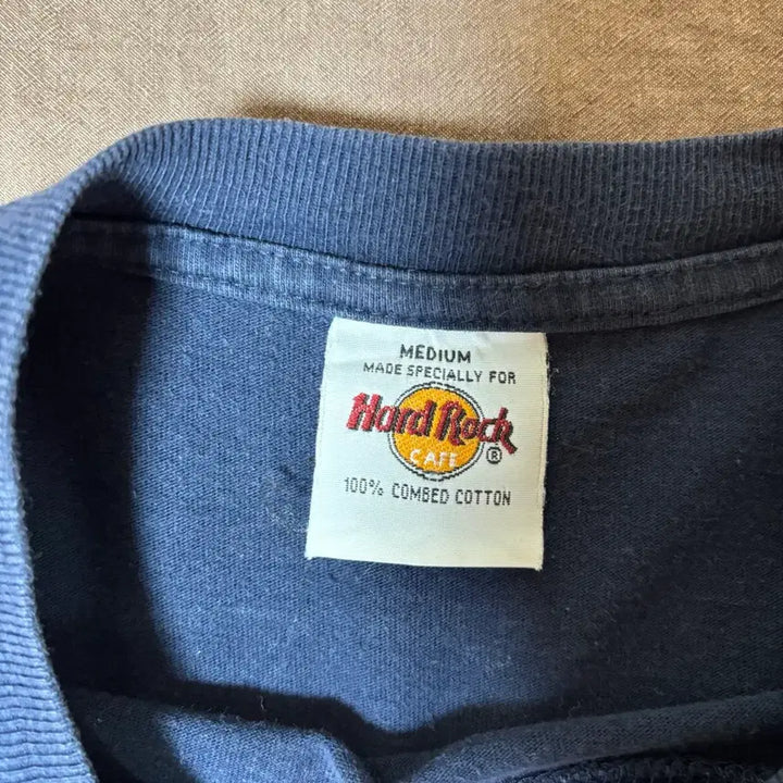 [BUNJANG] Hard Rock Cafe Madrid Vintage Navy T-shirt / [M] 빈티지 하드락 카페 마드리드 반팔티 네이비