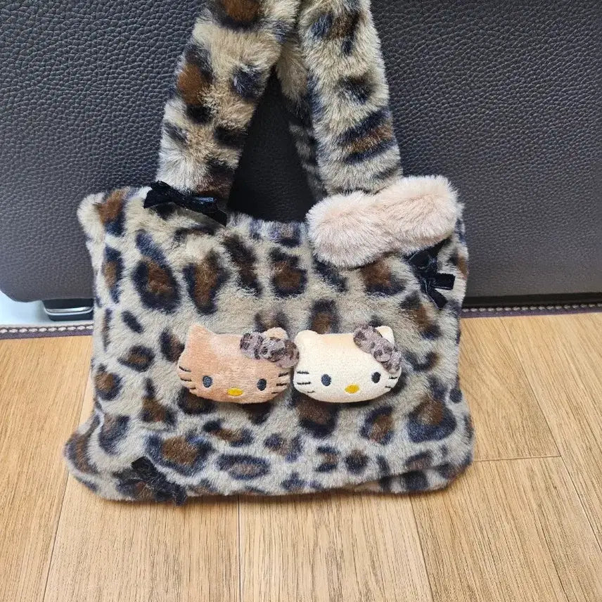 [BUNJANG] Kitty Leopard Fur Tote Bag / 키티 레오파드 퍼 가방 토트백