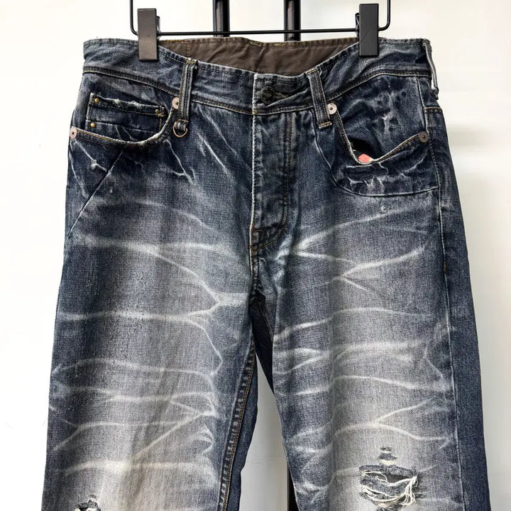 [SOLD OUT] 아르마니 익스체인지 이글 엠브로이더드 페인트 데님