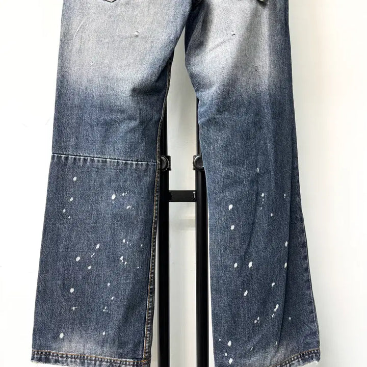 [SOLD OUT] 아르마니 익스체인지 이글 엠브로이더드 페인트 데님