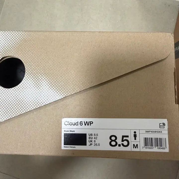[BUNJANG] OnRunning Cloud 6 WP Black Running Shoes / 온러닝 클라우드6 wp 팝니다