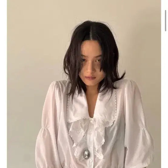 [SOLD OUT] 노이어덜트 행거치프 블라우스