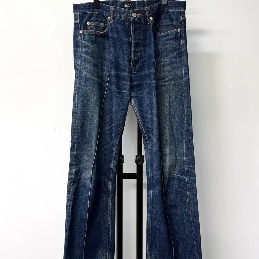 [SOLD OUT] 아페쎄 센터 심 데님 팬츠