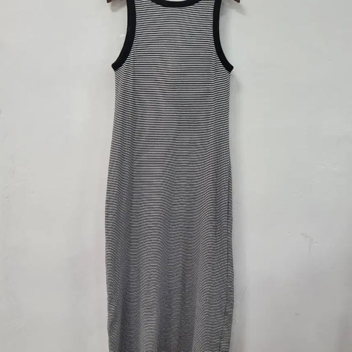 [SOLD OUT] 새상품) 유니클로 스트라이프 롱 원피스 브라캡