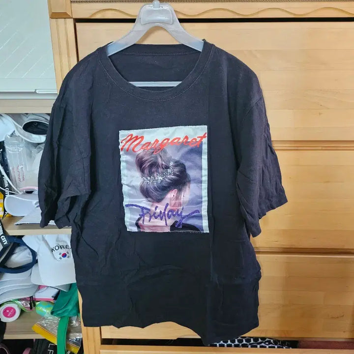 [BUNJANG] Margaret Black Printed T-shirt / 마가렛 티셔츠 블랙 프린팅 반팔티