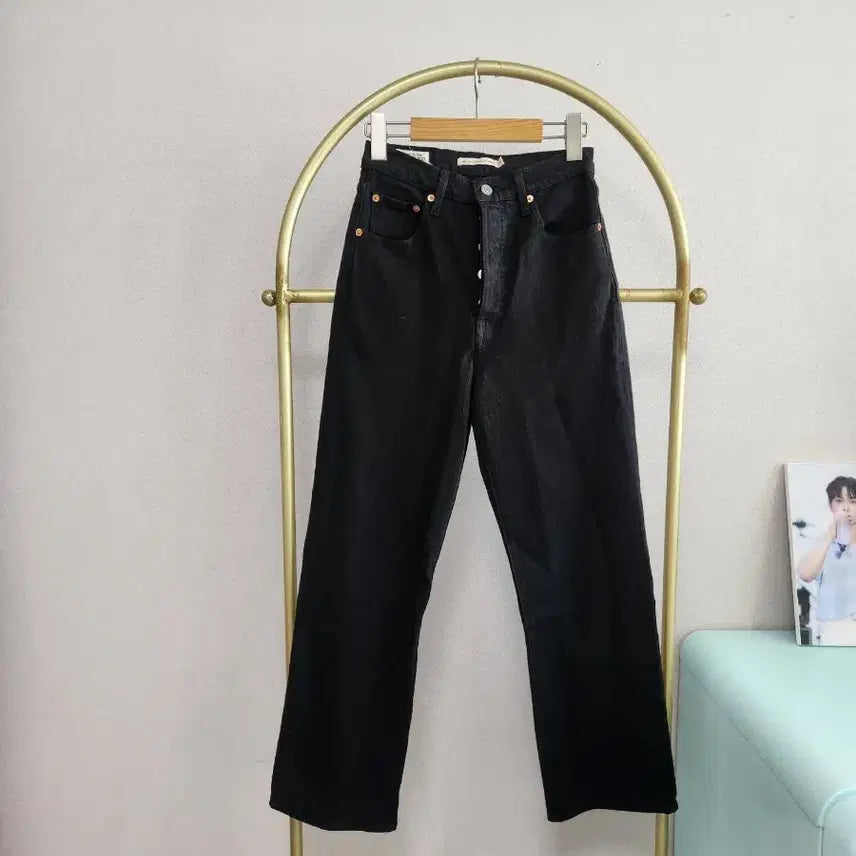 [SOLD OUT] 리바이스 블랙 데님 와이드 팬츠