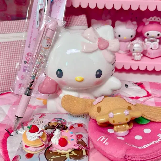 [SOLD OUT] 고전키티볼펜 헬로키티 시나모롤모카피규어