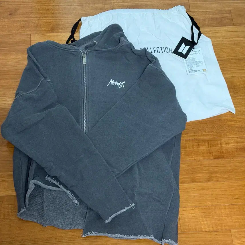 [BUNJANG] BTS Jungkook ARMYST Zip-up Hoodie (L Size) / 방탄 정국 아미스트 집업후드 BTS 후드집업 L사이즈