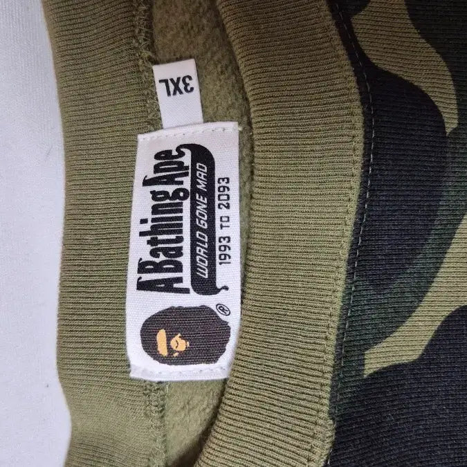 [BUNJANG] BAPE First Camo Sweatshirt / 베이프 퍼스트 카모