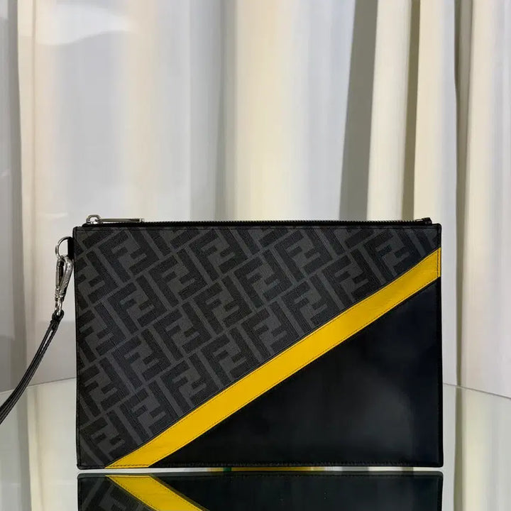 [BUNJANG] Fendi Diagonal Strap Clutch Bag / [정품]펜디 다이고널 스트랩 클러치백