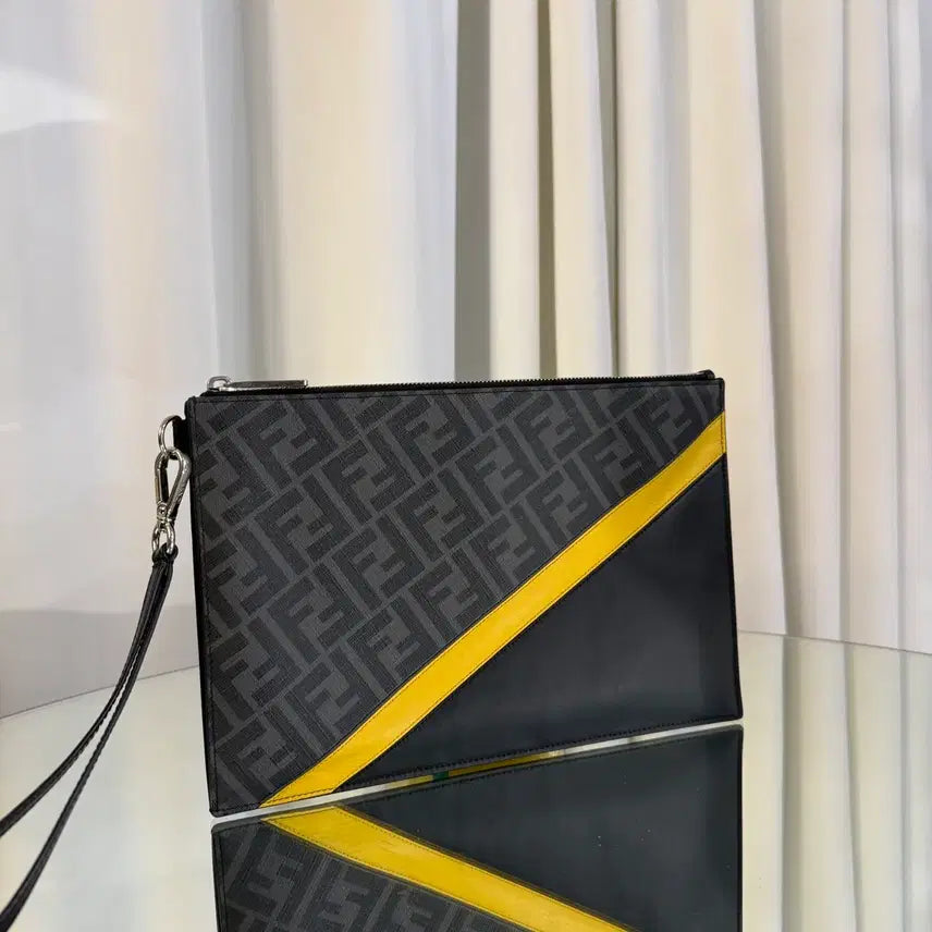 [BUNJANG] Fendi Diagonal Strap Clutch Bag / [정품]펜디 다이고널 스트랩 클러치백
