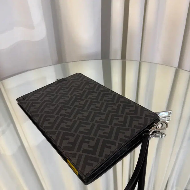 [BUNJANG] Fendi Diagonal Strap Clutch Bag / [정품]펜디 다이고널 스트랩 클러치백