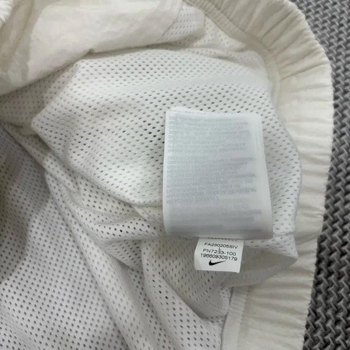 [SOLD OUT] NIKE  NSW 우븐 화이트 말라카이트 자켓
