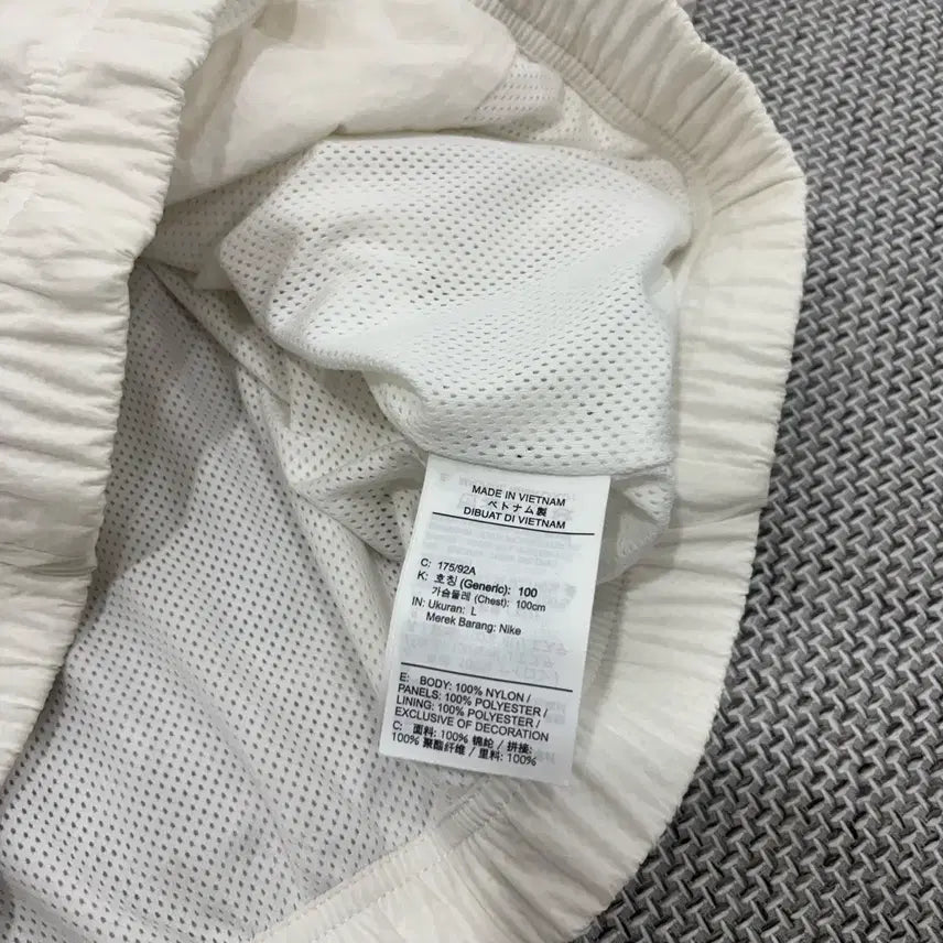 [SOLD OUT] NIKE  NSW 우븐 화이트 말라카이트 자켓