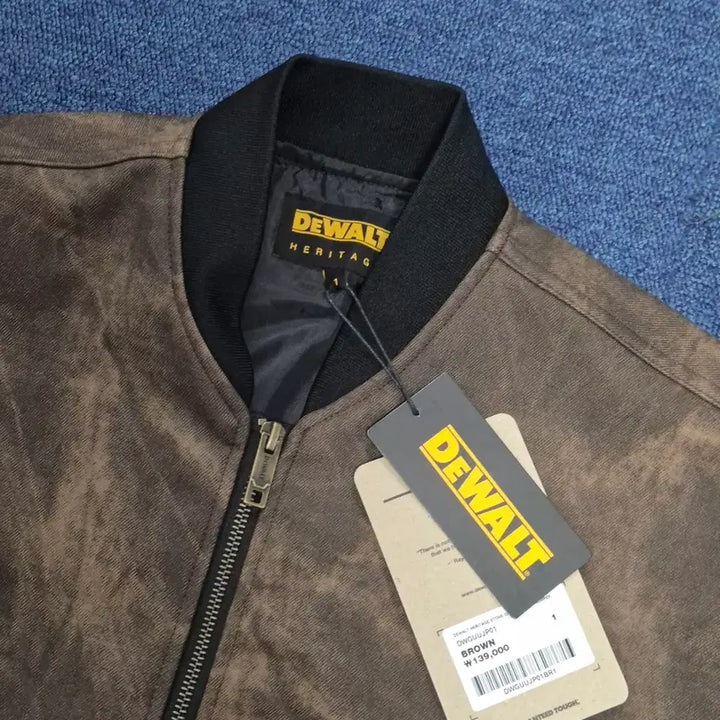 [SOLD OUT] (새상품)디월트헤리티지 스톤 크랙 봄버 점퍼 1size [정가 139,0