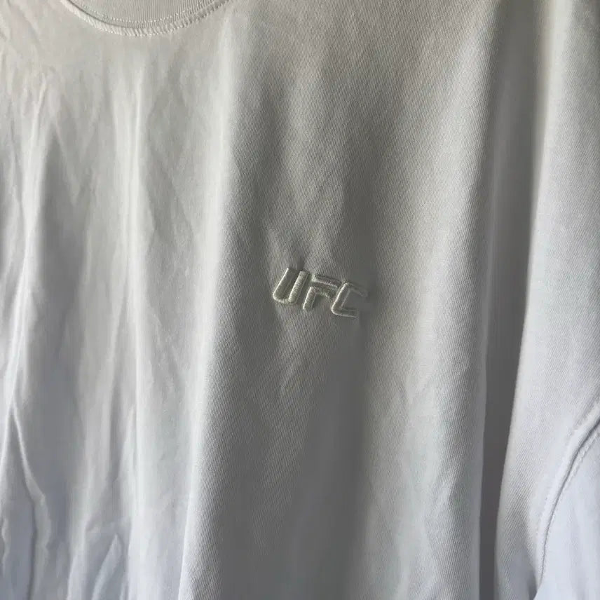[BUNJANG] UFC 흰색 반팔 티셔츠 / UFC 흰색 반팔 티셔츠
