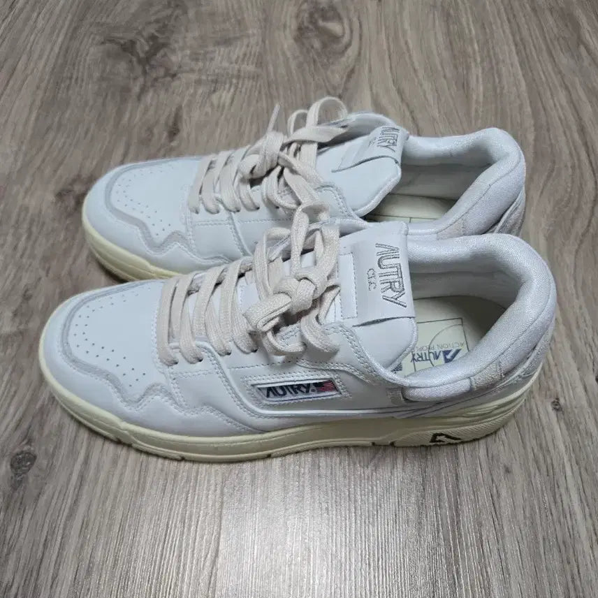 [BUNJANG] Autry CLC White Sneakers EU42 / Autry 오트리 CLC 화이트 스니커즈 EU42사이즈