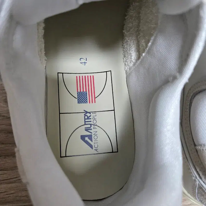 [BUNJANG] Autry CLC White Sneakers EU42 / Autry 오트리 CLC 화이트 스니커즈 EU42사이즈