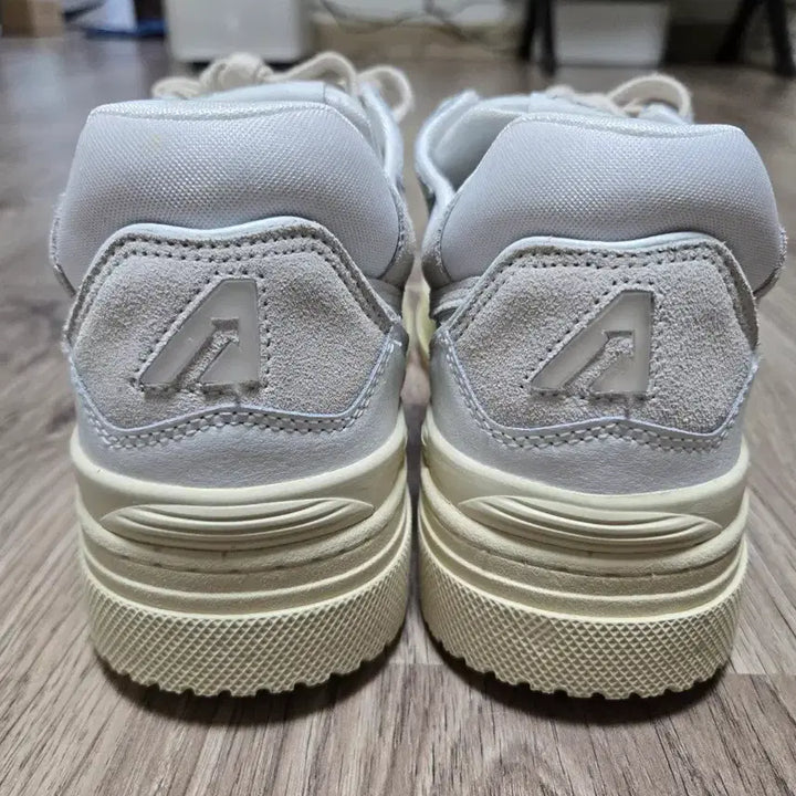 [BUNJANG] Autry CLC White Sneakers EU42 / Autry 오트리 CLC 화이트 스니커즈 EU42사이즈