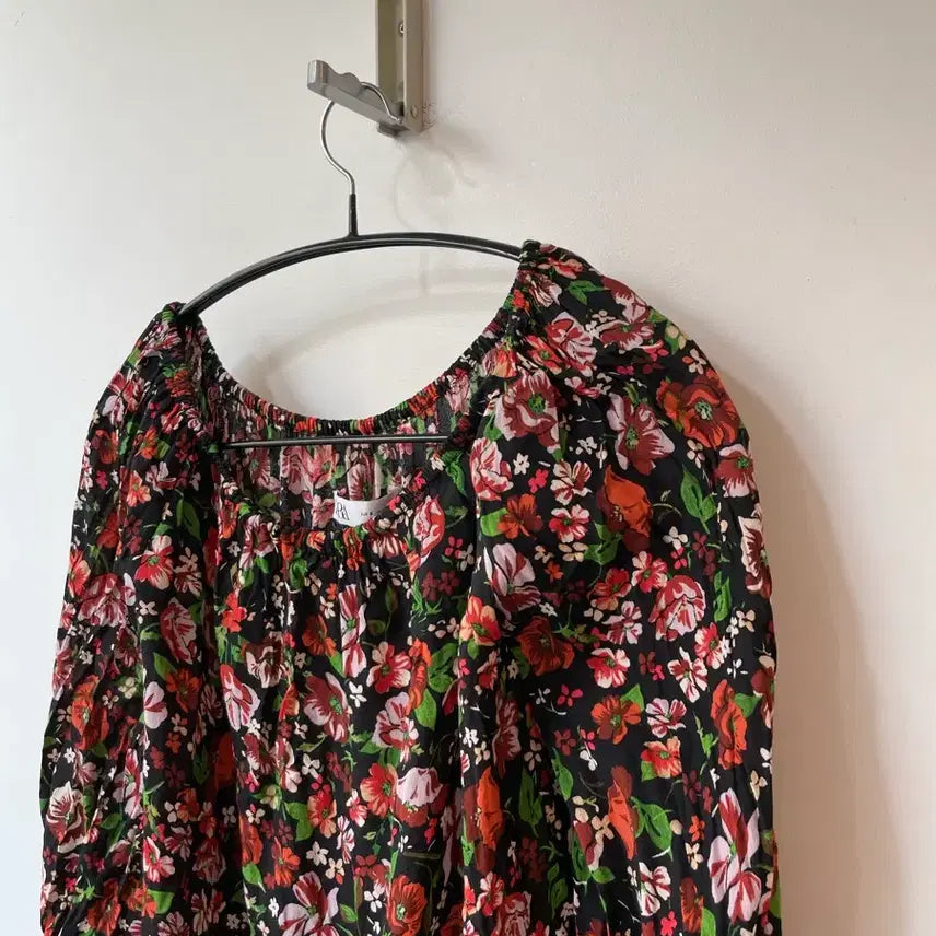 [BUNJANG] ZARA Flower Blouse (Size S) / 자라 플라워 블라우스 S