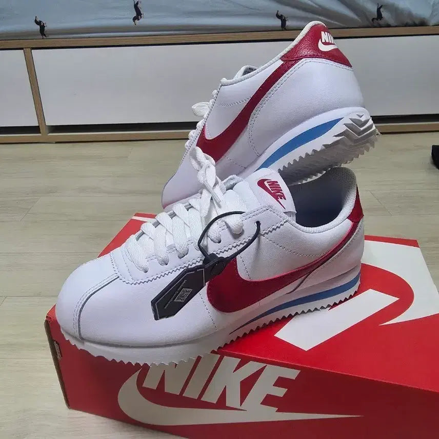[SOLD OUT] 나이키 코르테즈 흰빨파 운동화 230