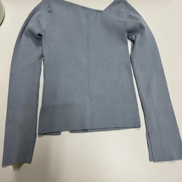 [SOLD OUT] 아뜰리에 나인 블루 언발란스 니트