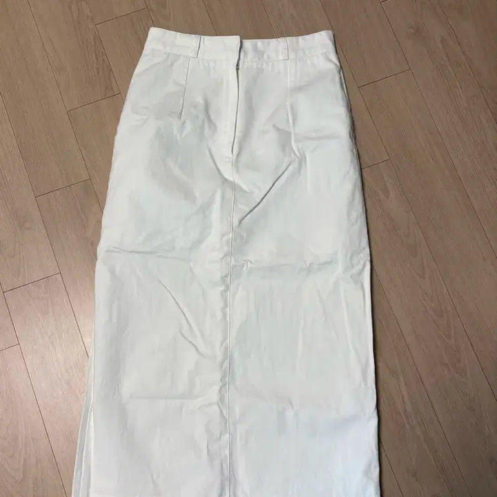 [BUNJANG] H-Line White Skirt (S) / 화이트 H라인 스커트 (s)