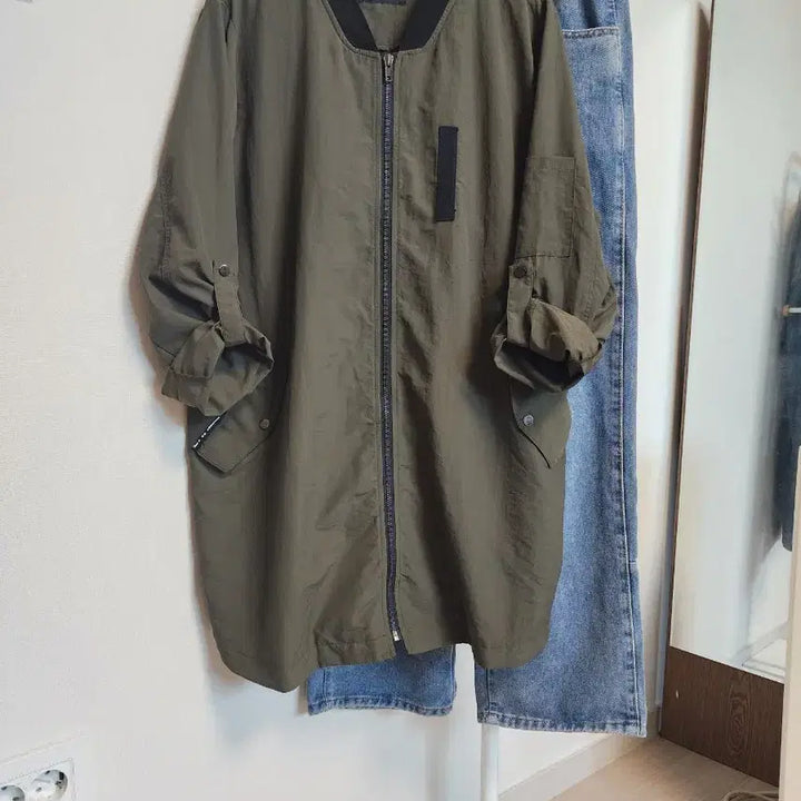 [SOLD OUT] 예쎄 카키색 바람막이 봄버 야상
