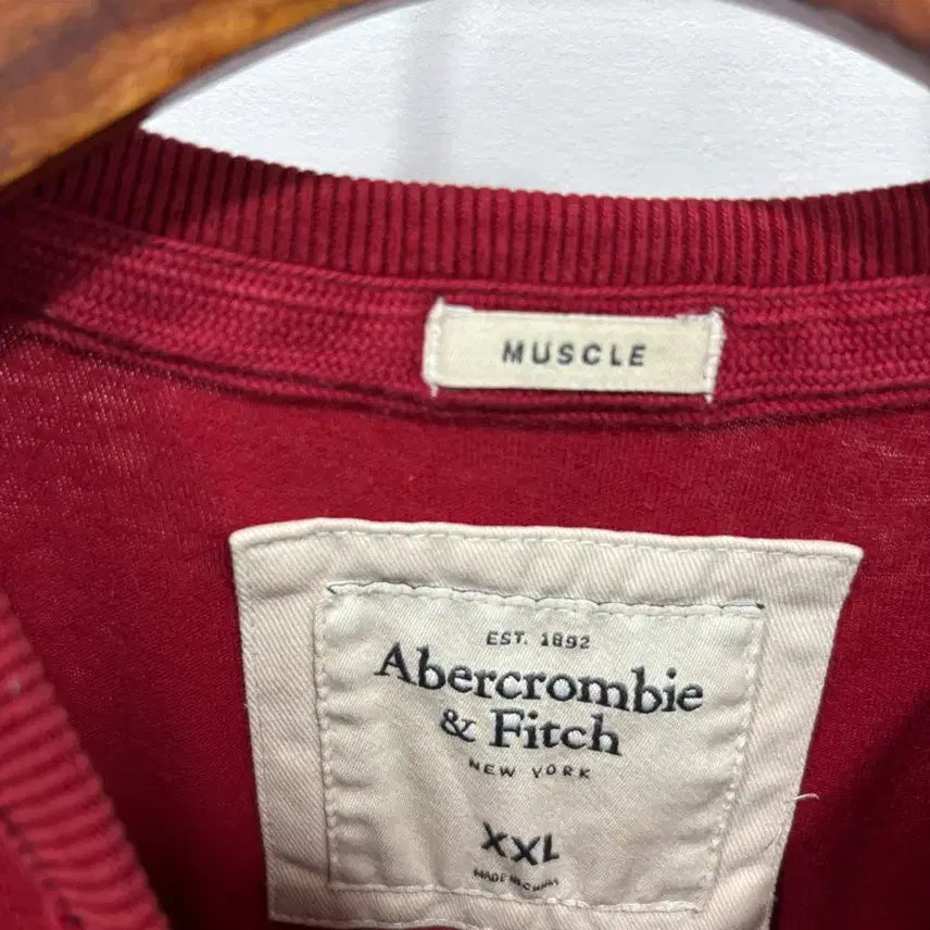 [SOLD OUT] Abercrombie 레터링 반팔티 Xl