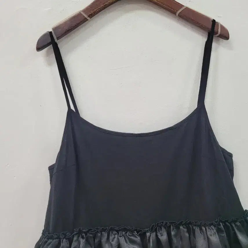 [SOLD OUT] BEARDSLEY 블랙 캉캉 튜튜 캐미솔 탑