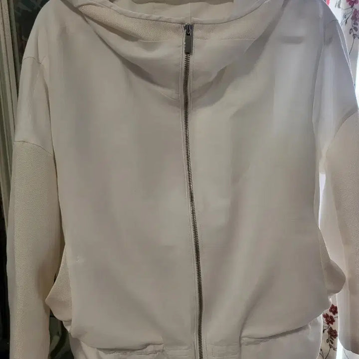 [SOLD OUT] KUHO 화이트 후드 집업