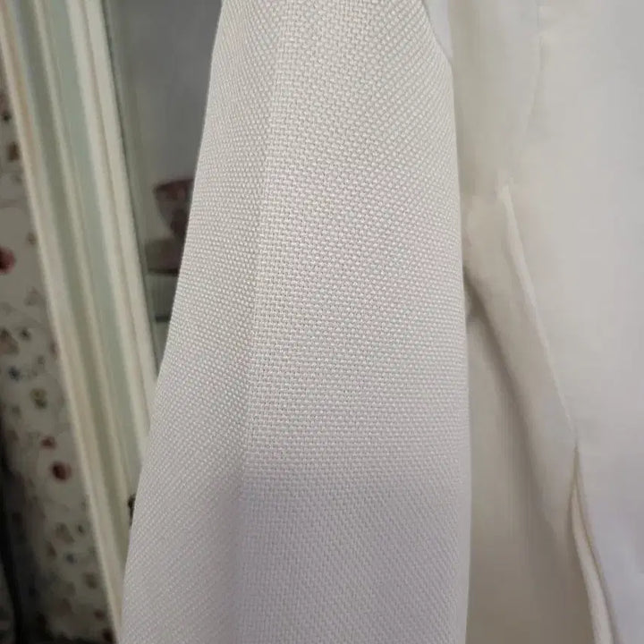 [SOLD OUT] KUHO 화이트 후드 집업