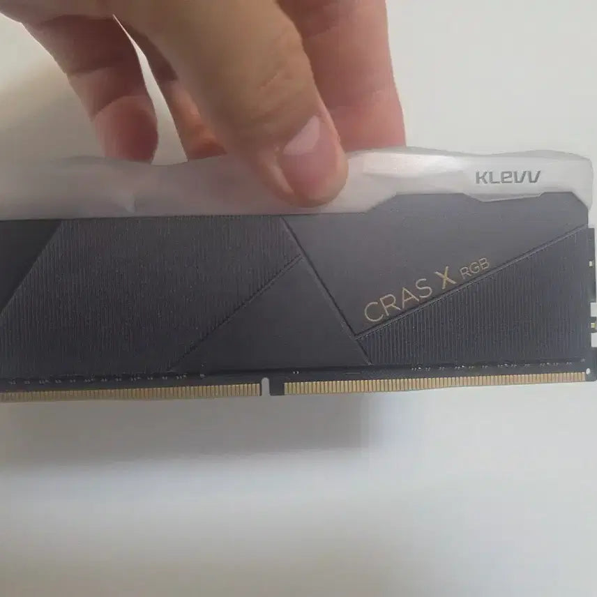 [SOLD OUT] KLEVV 크라스 X RGB 램 8GB DDR4 3600