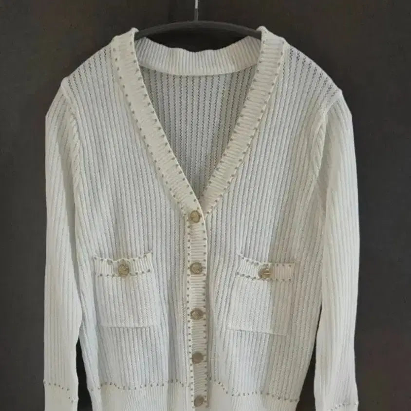 [BUNJANG] White Gold Stitch Knit Cardigan / (새상품)고퀄 화이트 금색 스티치 니트 가디건
