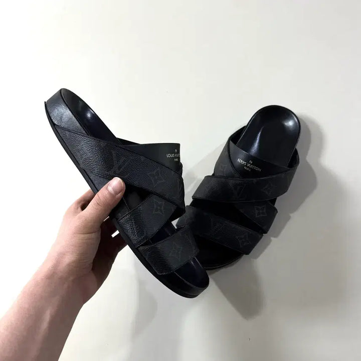 [BUNJANG] Louis Vuitton Eclipse Slippers Size 7 / [백화점판/7]루이비통 이클립스 슬리퍼