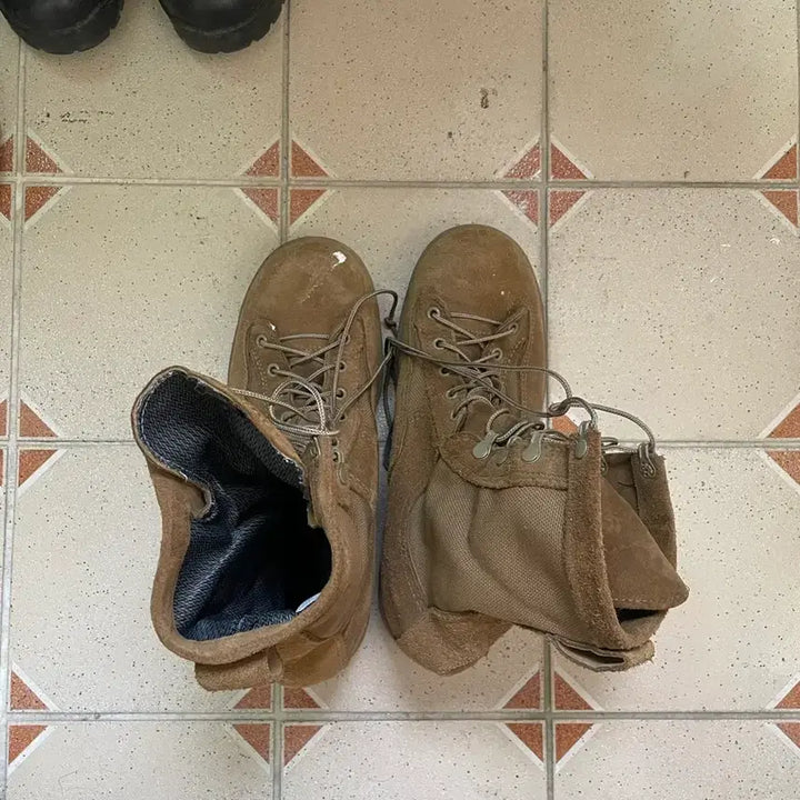 [BUNJANG] US Military Combat Boots Size 9.5 / 미군군화 9,5