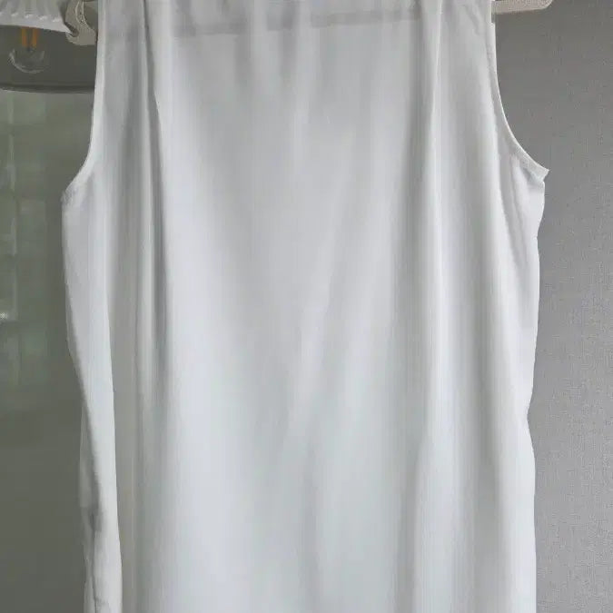 [BUNJANG] Evellet White Polyester Sleeveless Blouse / 이블렛 EVELLET 화이트 폴리에스터 나시 블라우스