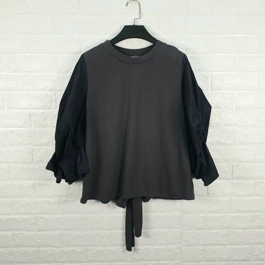 [BUNJANG] Ozzecccon Ribbon Shirring Puff Sleeve T-Shirt / [66]오즈세컨 백 리본 셔링 퍼프 슬리브 티셔츠