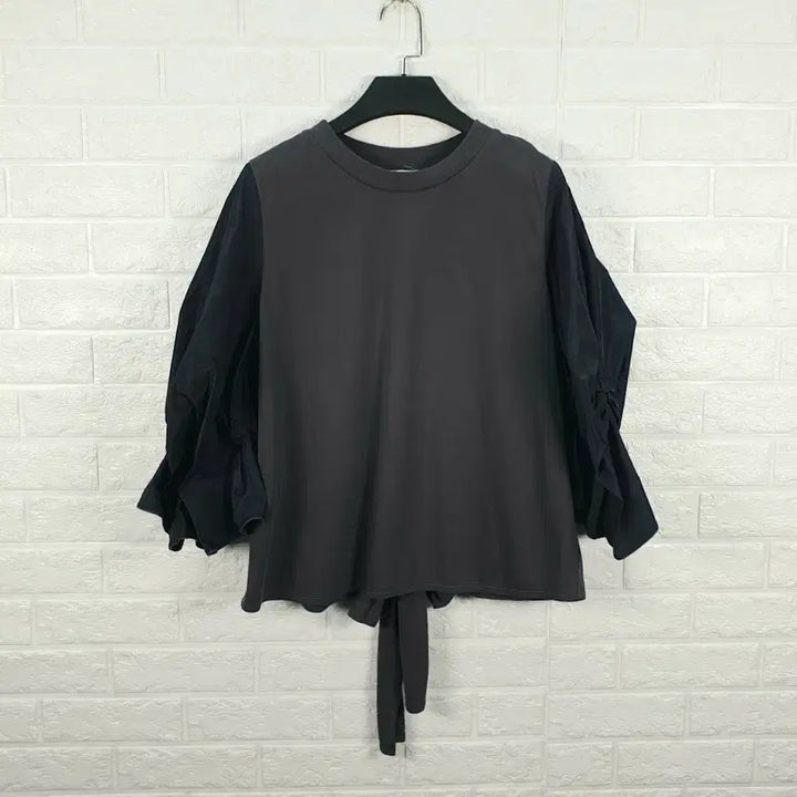 [BUNJANG] Ozzecccon Ribbon Shirring Puff Sleeve T-Shirt / [66]오즈세컨 백 리본 셔링 퍼프 슬리브 티셔츠
