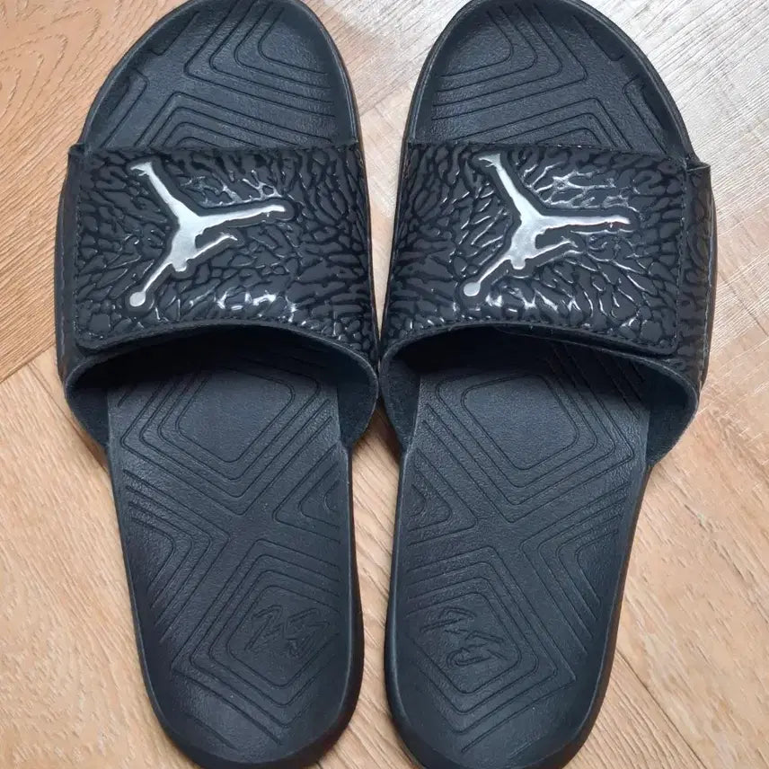 [BUNJANG] Jordan Hydro 7 Slippers (Size 295-300) / 조던 295-300 하이드로7 슬리퍼