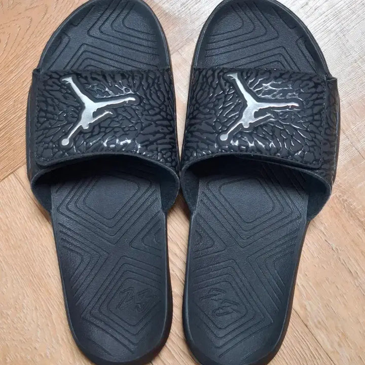 [BUNJANG] Jordan Hydro 7 Slippers (Size 295-300) / 조던 295-300 하이드로7 슬리퍼