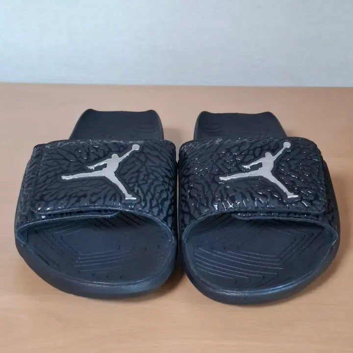 [BUNJANG] Jordan Hydro 7 Slippers (Size 295-300) / 조던 295-300 하이드로7 슬리퍼