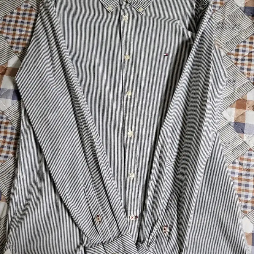 [BUNJANG] Tommy Hilfiger Stripe Shirt S Regular Fit / 타미힐피거 스트라이프 셔츠 S 레귤러핏