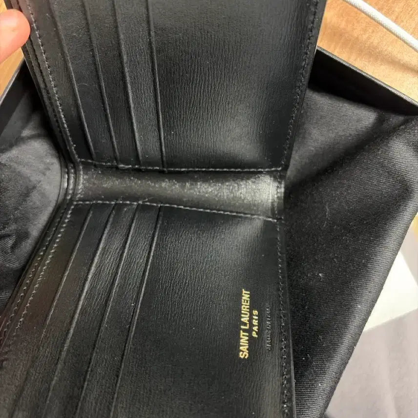 [BUNJANG] Saint Laurent YSL Logo Black Bifold Wallet / 생로랑 블랙 반지갑 YSL 로고