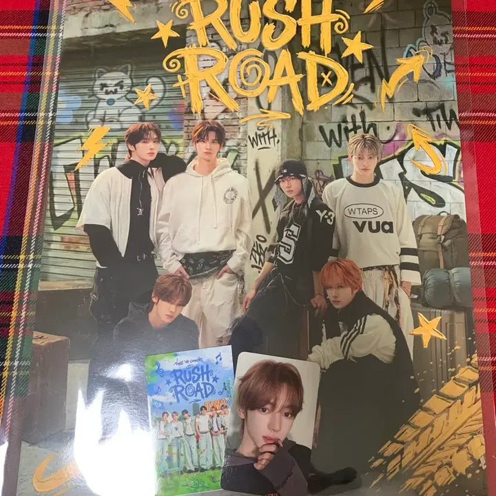 [BUNJANG] TWS Hanjin Rush Hour Poster and Photocard Set / 투어스 러쉬로드 한진 포스터 포카 세트